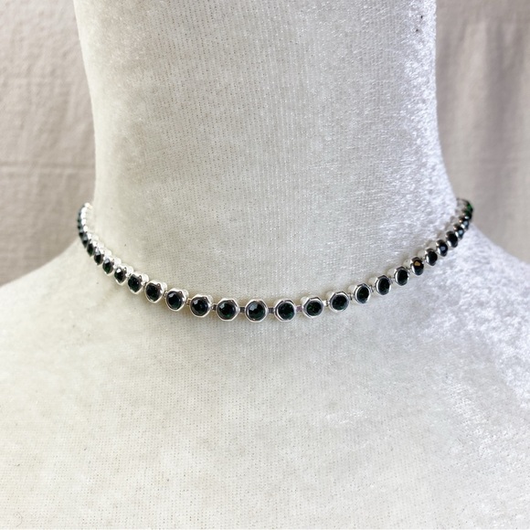 Green bezel set rhinestone silver tone necklace - Picture 4 of 8